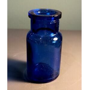 810. Vintage Cobalt Blue Apothecary Bottle